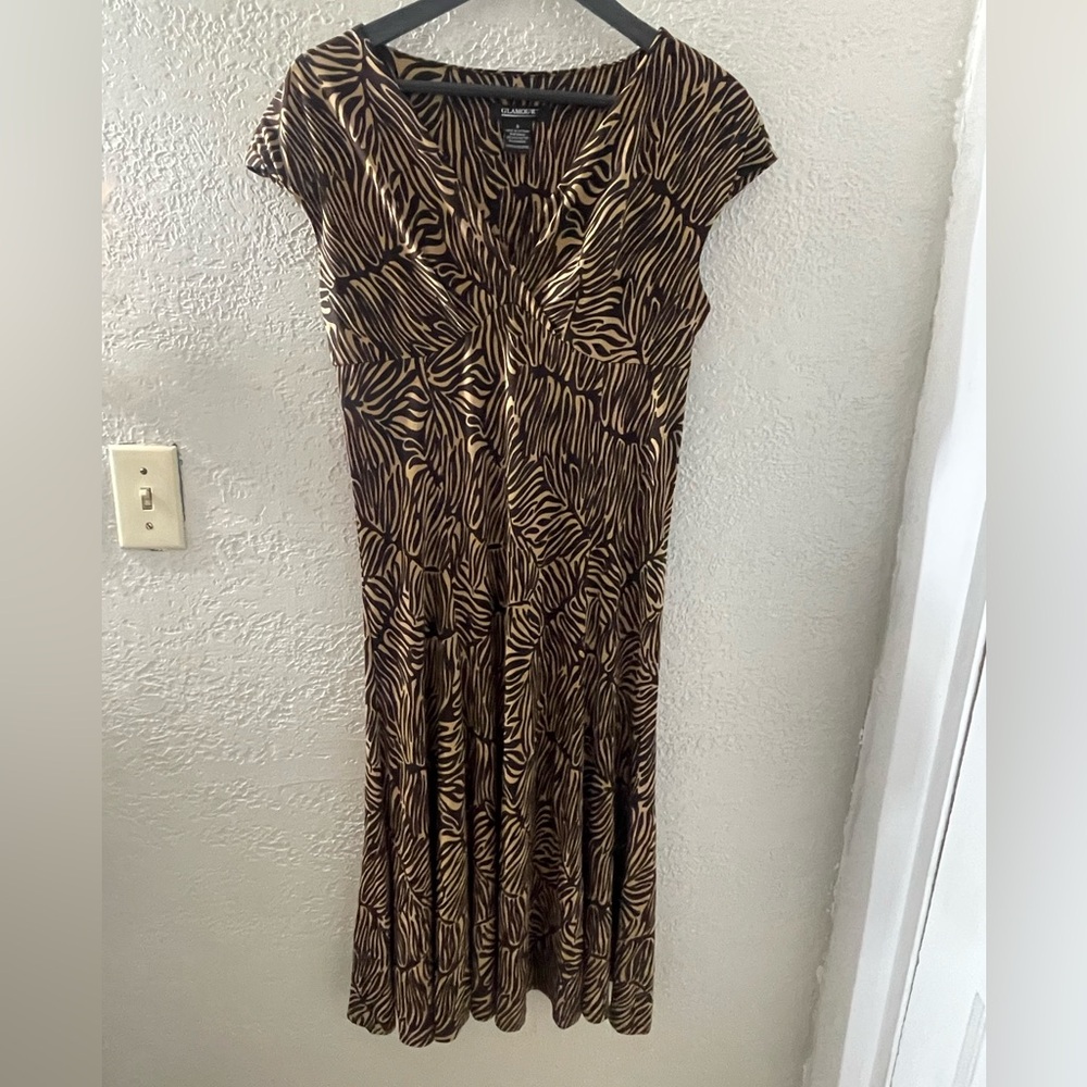 Glamour Women's Black and Gold Zebra V-Neck Maxi Dress Size 8